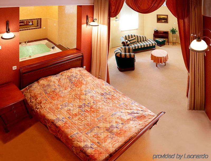 Hotel Calisia Kaliszki الغرفة الصورة